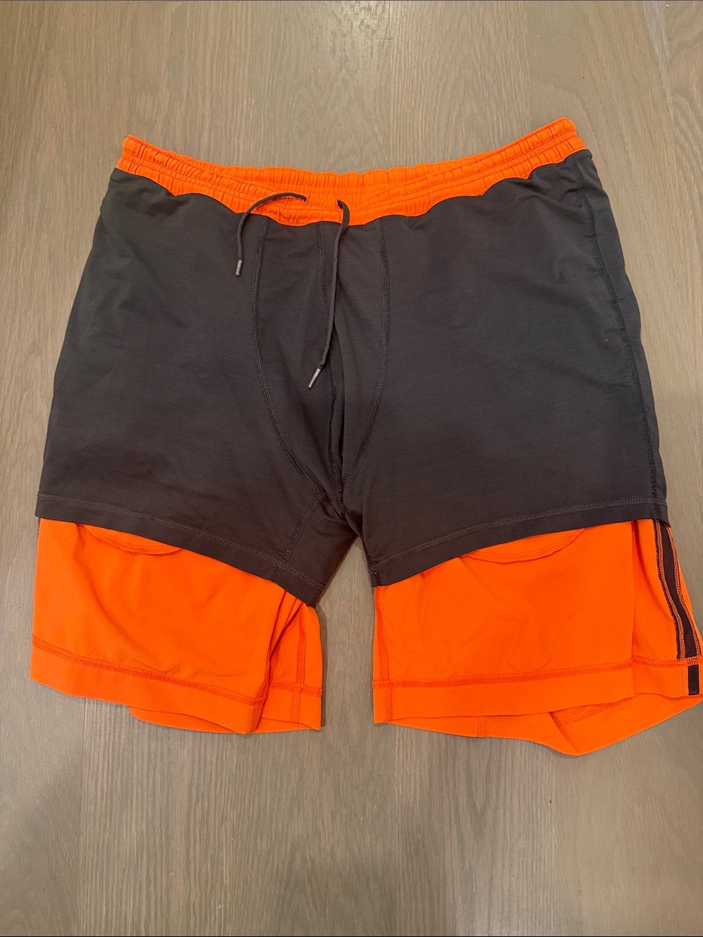 lululemon athletica Men’s Athletic Shorts in Bright Orange with Black Trim - Picture 6 of 6
